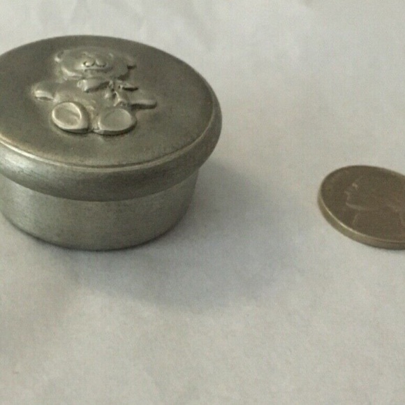 Vintage Seagull Fine Pewter Teddy Bear Necklace Charm & Trinket Tin NS Canada - Picture 5 of 7